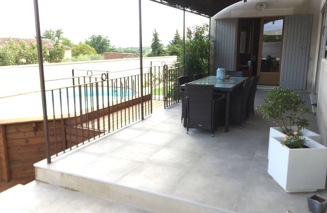 Villa 130m2 with above ground pool near Gordes and Roussillon.