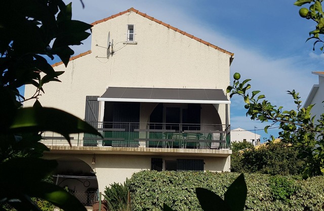 Villa 150m2, 9 people, near a beautiful beach, family holidays