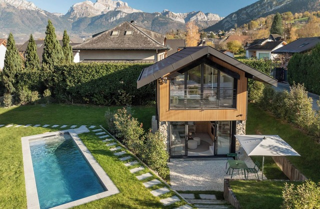 Villa 227, for 8 people, garden, swimming pool and close to Lake Annecy