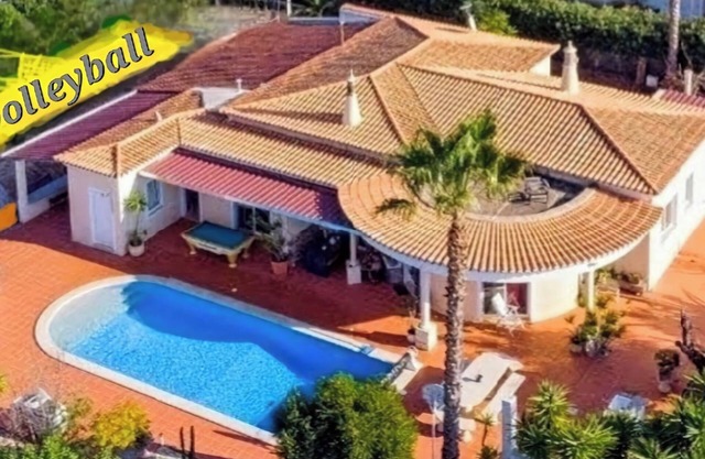 Villa 300m to the Atlantic, 16 people with beach volleyball court and billiards