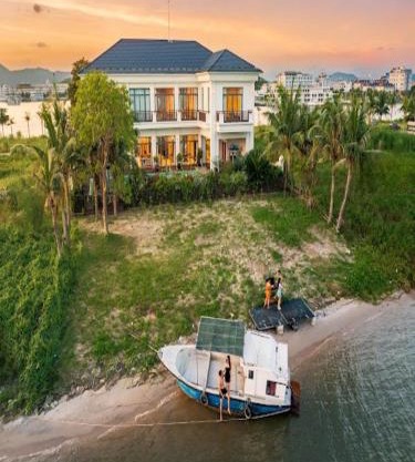 Villa 5 phòng ngủ víp - Tuần Châu - Sát biển