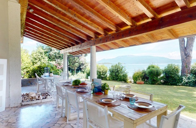 Villa 7 Bello by Bookinggardalake