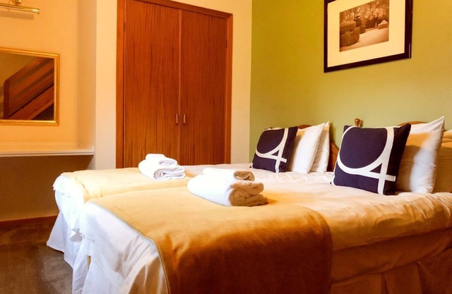 Villa 9, 4 Bedrooms, Sleeps 10 with Sauna and Leisure Club Access