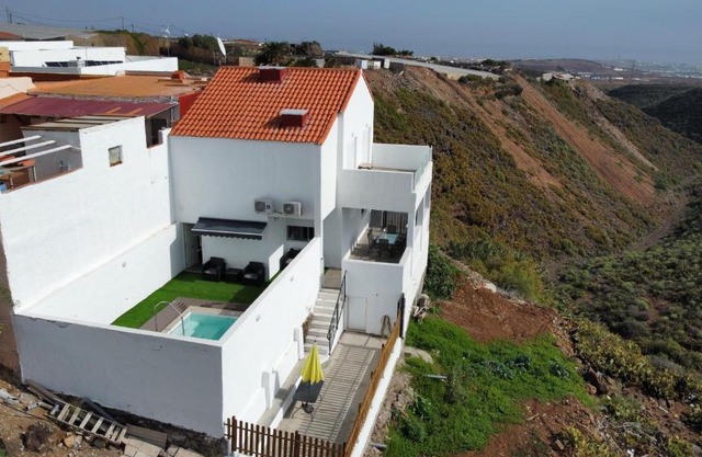 Villa Adrián