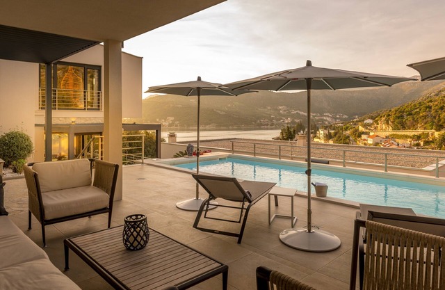 Villa Agave - Five Bedroom Villa with Swimming Pool