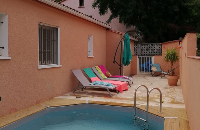 Villa air-conditioned vacations, cure, Amélie/Arles with swimming pool Animals accepted.