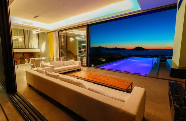 Villa Ajnur - Six Bedroom Villa, Sleeps 12