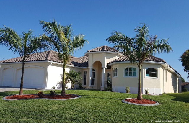 Villa Alani - Luxurious south-facing dream villa directly on the canal/river connection