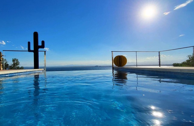 Villa Alco in Roses with beautiful sea views AV-68