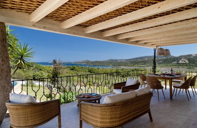 Villa 'Amata' with Sea View, Wi-Fi and Air Conditioning