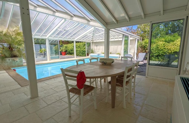 Villa 'Andercool' avec piscine utilisable en toutes saisons