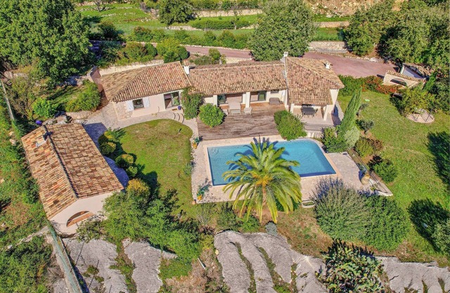 Villa Aqui – Elegance & peace with pool