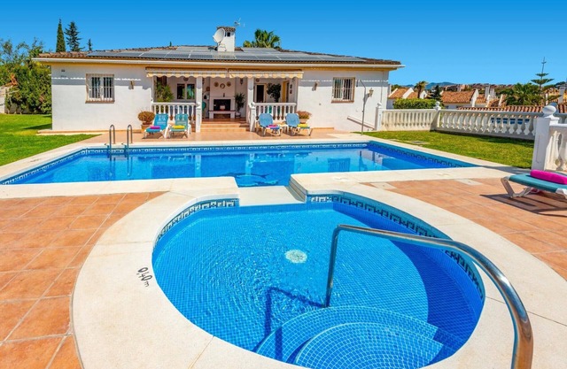 Villa Aran by Villa Plus