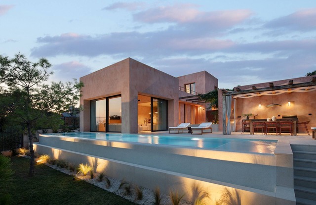 Villa Arcobaleno for 10 people near Rovinj with 56 m2 heated infinity pool
