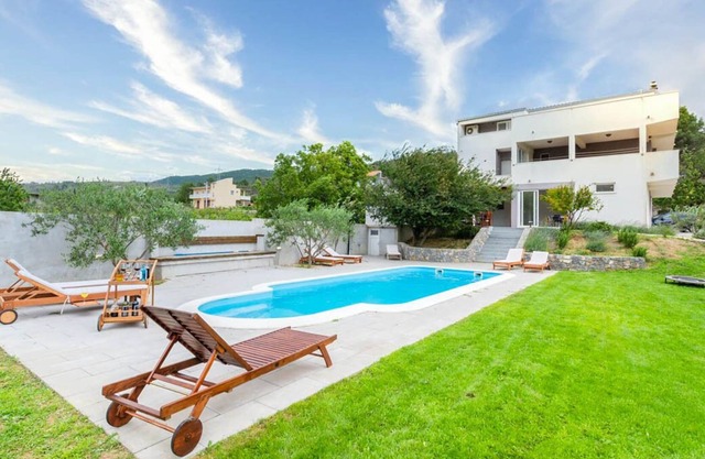 Villa Aris - Five Bedroom Villa, Sleeps 12