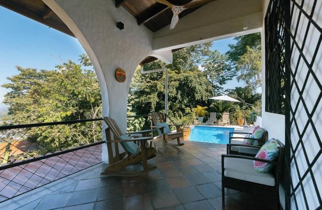 Villa Arturo Amazing Ocean View w/pool located between Manuel Antonio and Quepos
