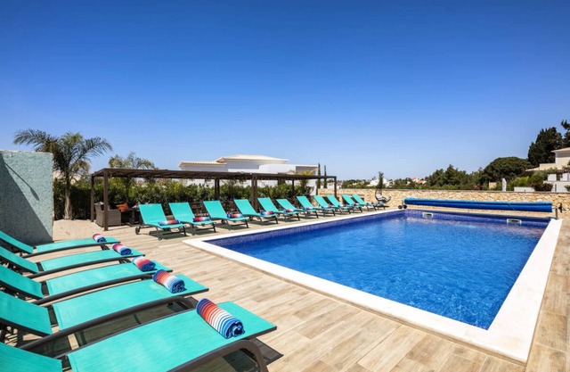 Villa Atlantica 6 (sleeps 13), 1km to Carvoeiro beach