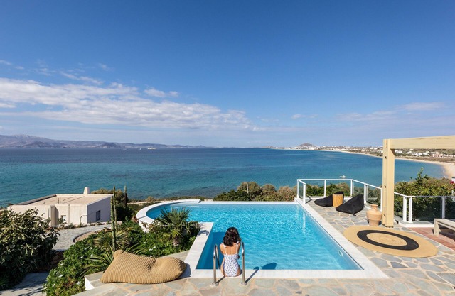 Villa 'Azure' a seaside diamond in Villa Paradise Boutique Hotel