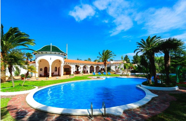 Villa Balneari Resort. Vacaciones en Familia y amigos Piscina Tenis Golf, Futbol