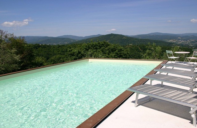 Villa Bastiola (sleeps 6-8 + 2 cots) with private pool and heavenly views