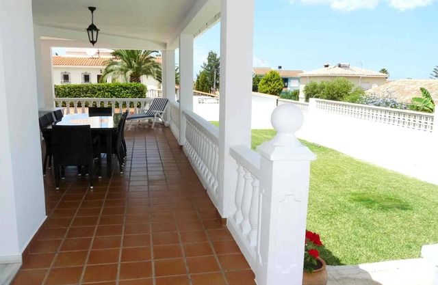 Villa Blanca near downtown