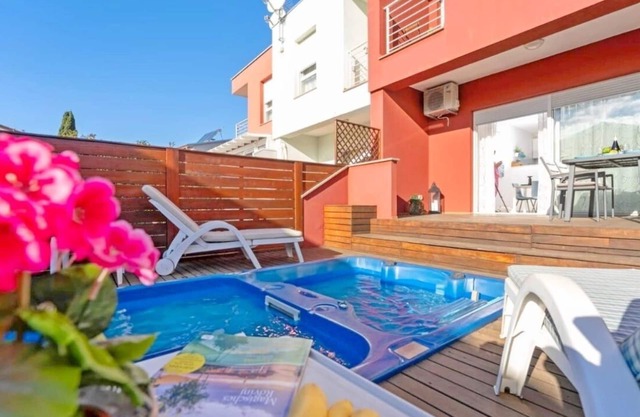 Villa Blue, (15991), Valica, Croatia