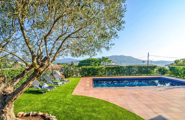 Villa Bouvardia - Four Bedroom Villa, Sleeps 8
