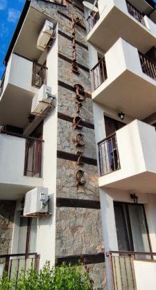 Villa breeze
