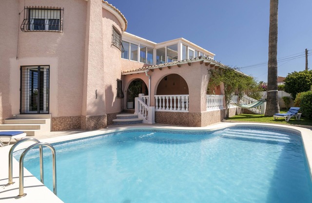 Villa Brisa Almadraba. Private pool & garden. Just 3 minutes walk to the beach