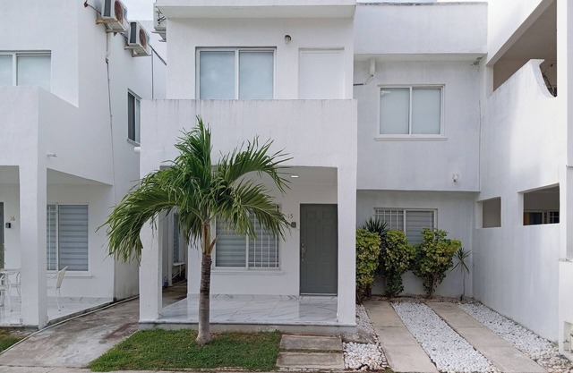 Villa Brisas Bahia Azul for 10 people with 4 bedrooms, 3 bathrooms, sofa bed in Cancun