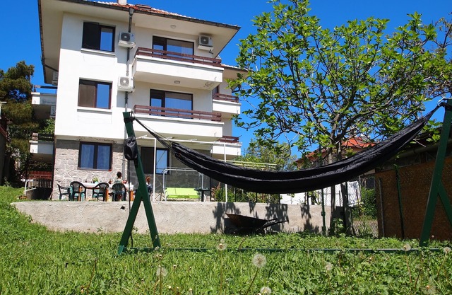 Villa Burkópolis - Sea View and Green Backyard