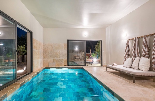 Villa Célestine 10 pers. indoor heated pool