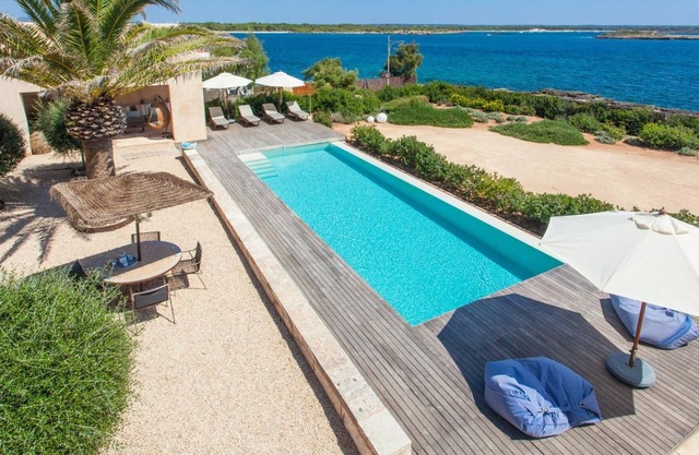 VILLA CABRERA WITH PRIVATE POOL 12 PAX