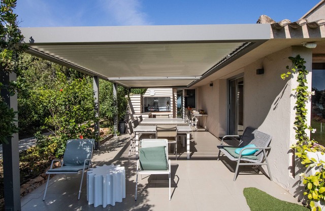 Villa Cala D Oro with sea view, private beach, Wi-Fi and air conditioning