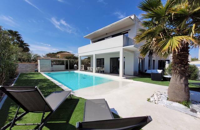Villa Cap d'AGDE - Villa climatisée avec piscine chauffée et à 750m de la plage