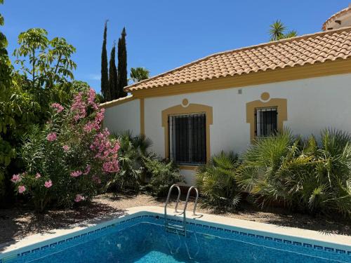 Villa Casa Maravilla near the coast