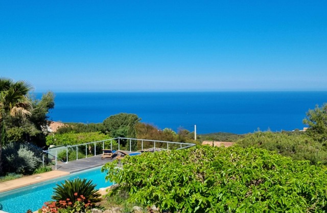 Villa CASA STELLA- 4 bedrooms, 8/10 pers. Swimming pool, garden, sea view, quiet location