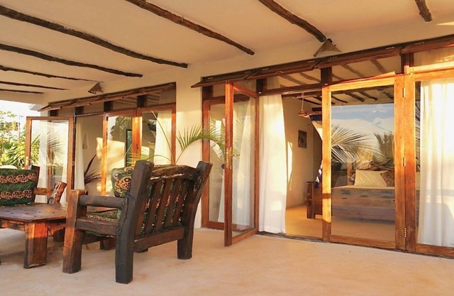 VILLA CHANI - Four Bedroom Villa, Sleeps 12