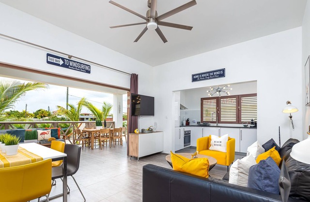 Villa CHICA BONAIRE Pool 3min to Beach Surf Kite Dive 5min to Downtown in Belnem