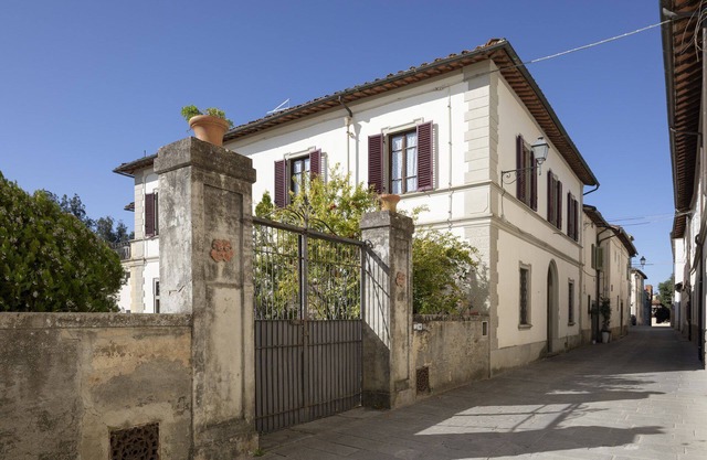 Villa Cicogna Private Villa - sleeps 10 guests in 5 bedrooms