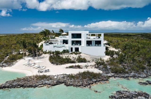 Villa Cielo Private Beachfront Estate - Including Chef, Butler & Housekeeping
