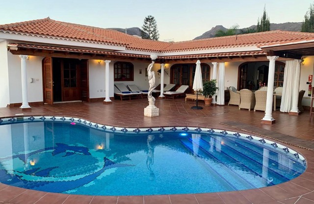 Villa Claudia - HEATED POOL by VV Canary Ocean Homes