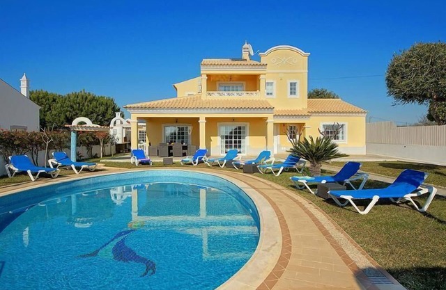 Villa Coelha - Table tennis and Pool Table