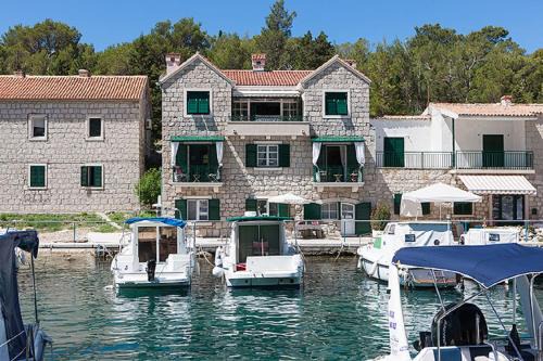Villa Columba - 4 Star Deluxe Apartments - Sea-Front & Panorama View