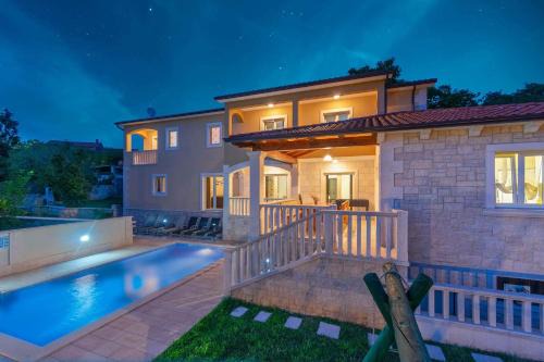 Villa Coridigo - Unique High Position, Panorama Nature View, Cozy Dining Terrace, Fenced Property