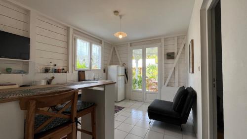 Villa Créole, T2 sur la plage, Tartane, Anse l'Étang