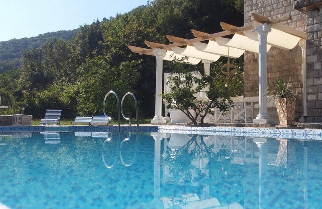 Villa D'amore mediteran romantic villa 5 min from sea 300m from Morinj beach