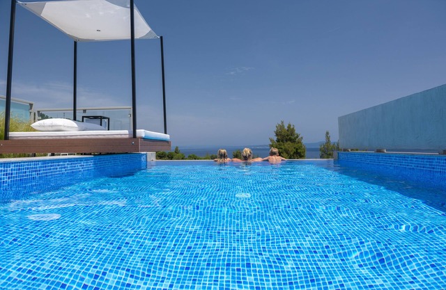 Villa D'Oro - Luxury Villas & Suites