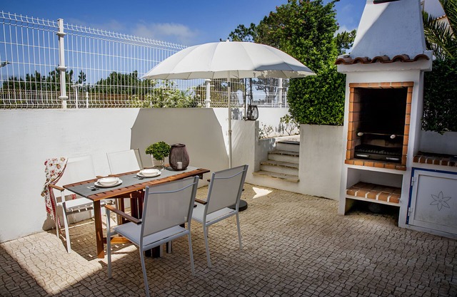Villa 'Da Lua' with Shared Pool, Wi-Fi and Air Conditioning