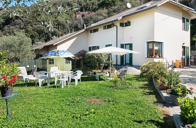 Villa "Delle Rose" close to the Sea with Private Garden & Wi-Fi